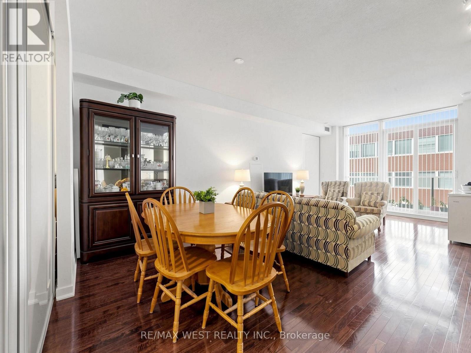 513 - 770 Bay Street, Toronto, ON