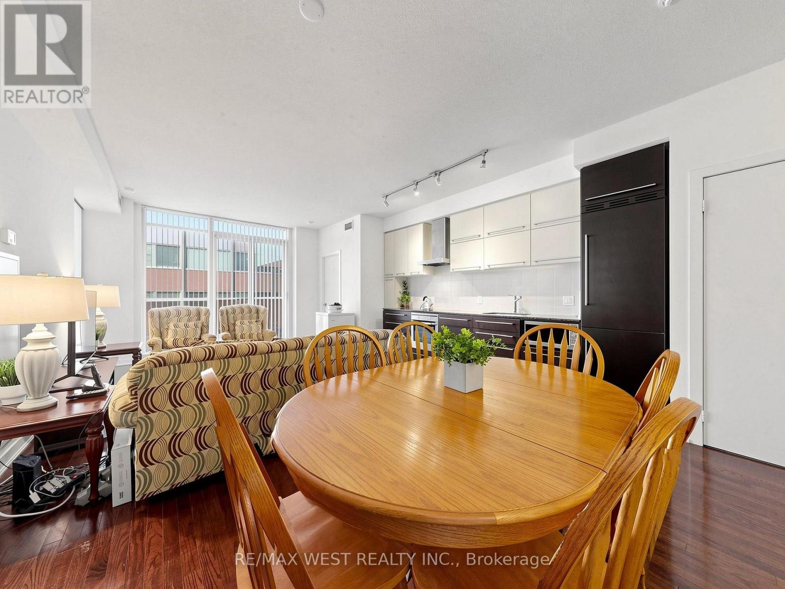 513 - 770 Bay Street, Toronto, ON