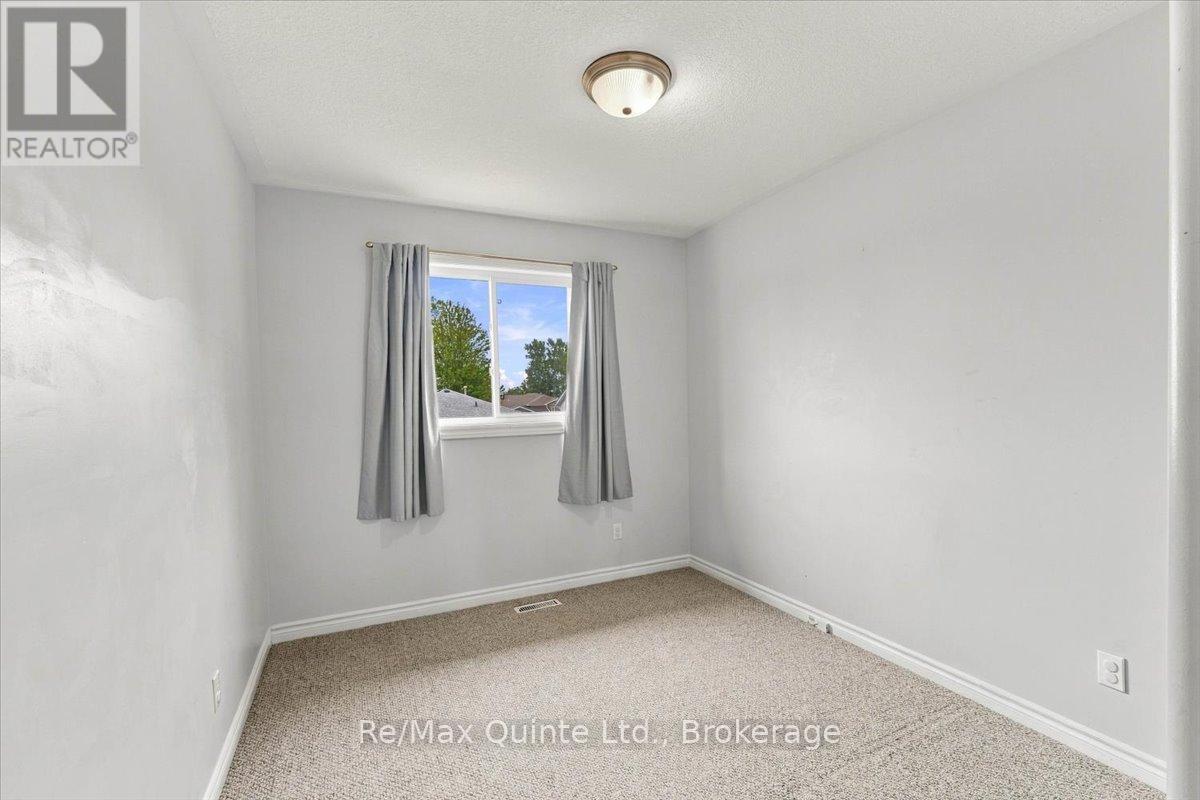 6 Chisholm Square, Belleville (Belleville Ward), ON