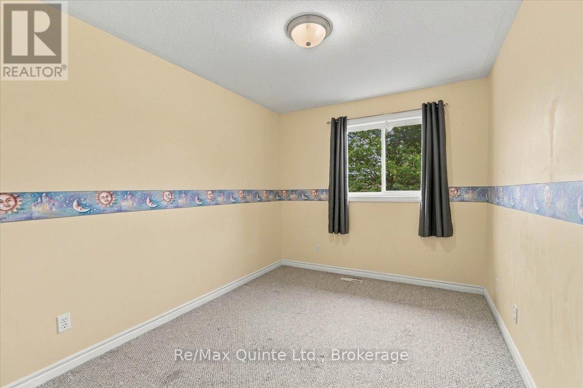 6 Chisholm Square, Belleville (Belleville Ward), ON