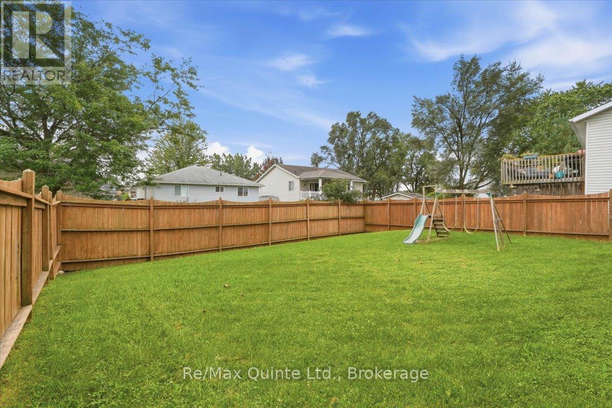 6 Chisholm Square, Belleville (Belleville Ward), ON