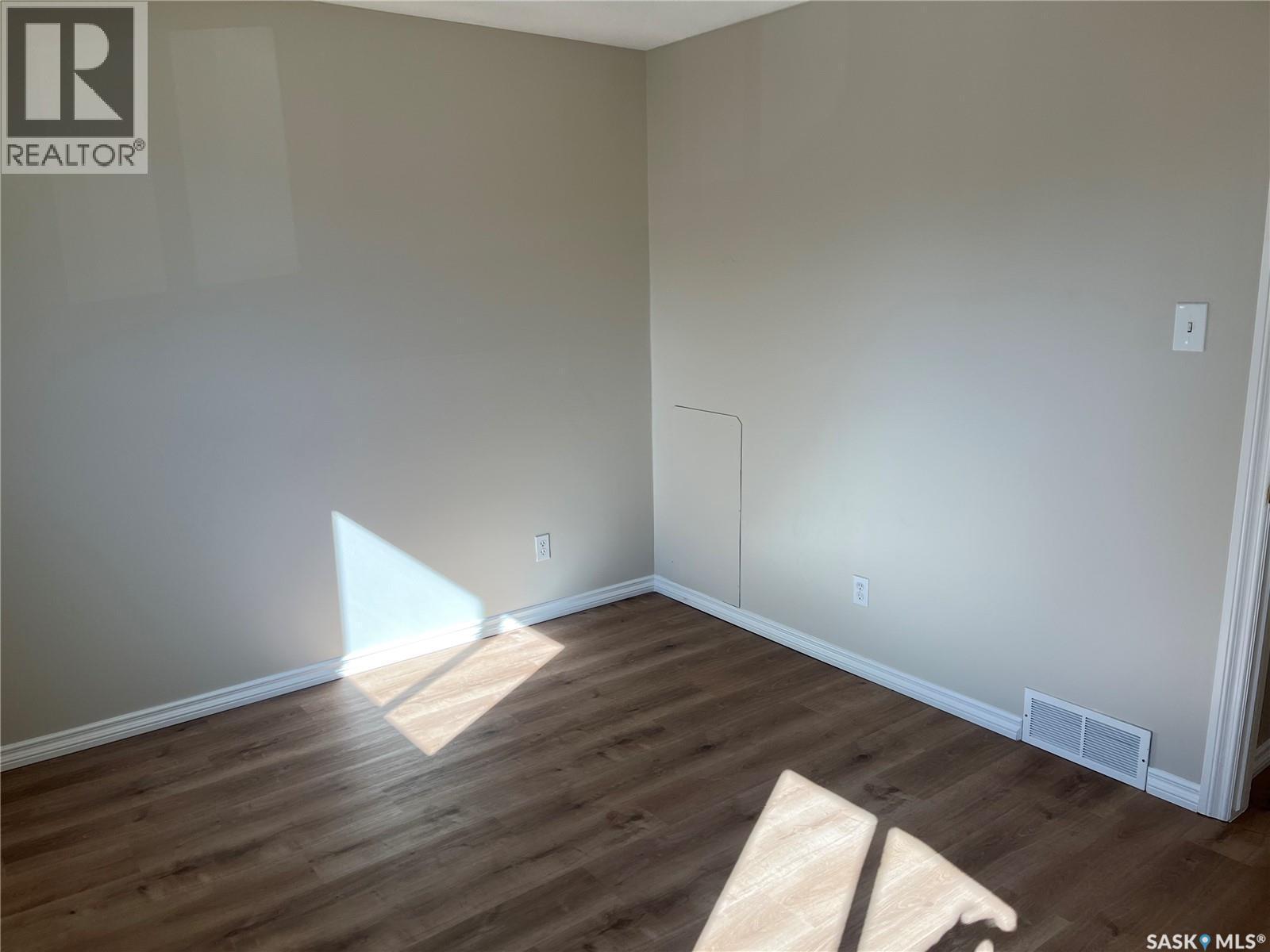 East 1928 Dewdney Avenue E, Regina, SK