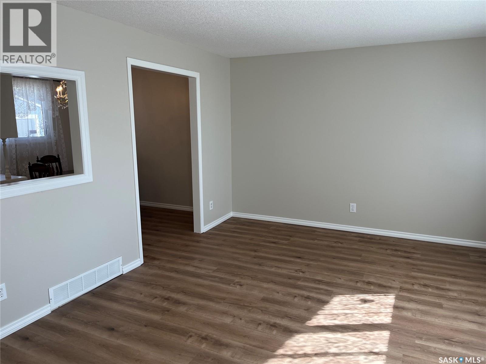 East 1928 Dewdney Avenue E, Regina, SK