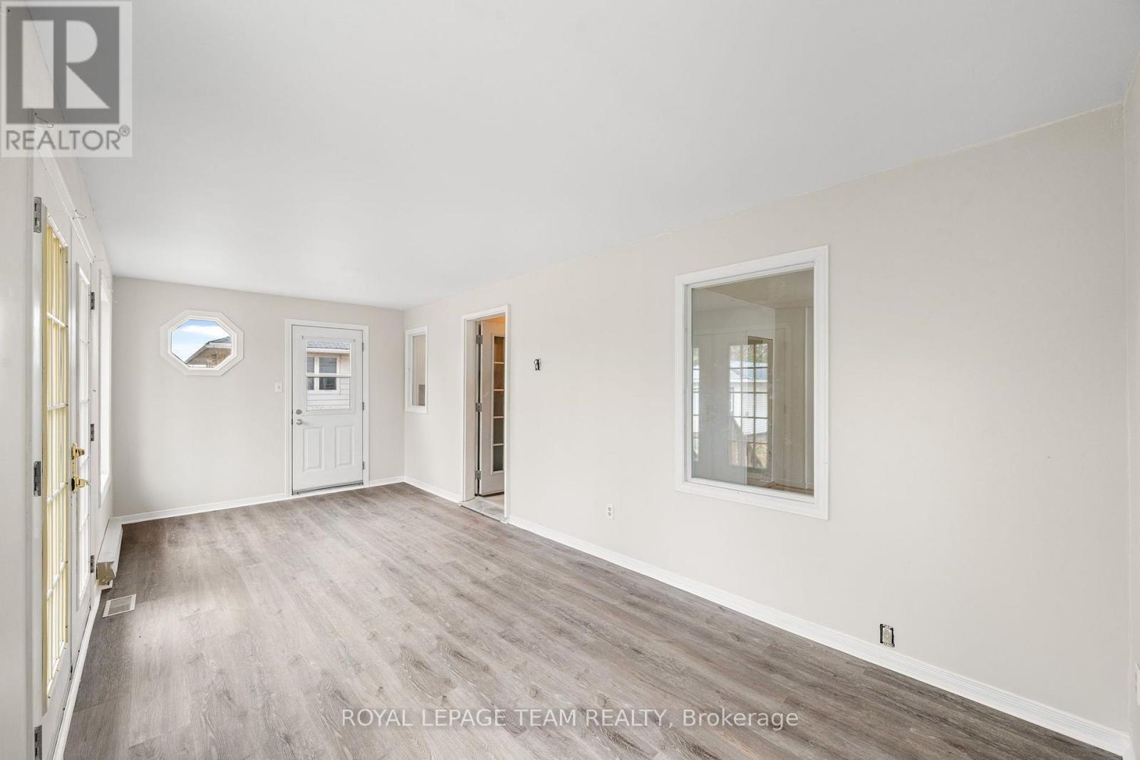 266 Daniel Street S, Arnprior, ON
