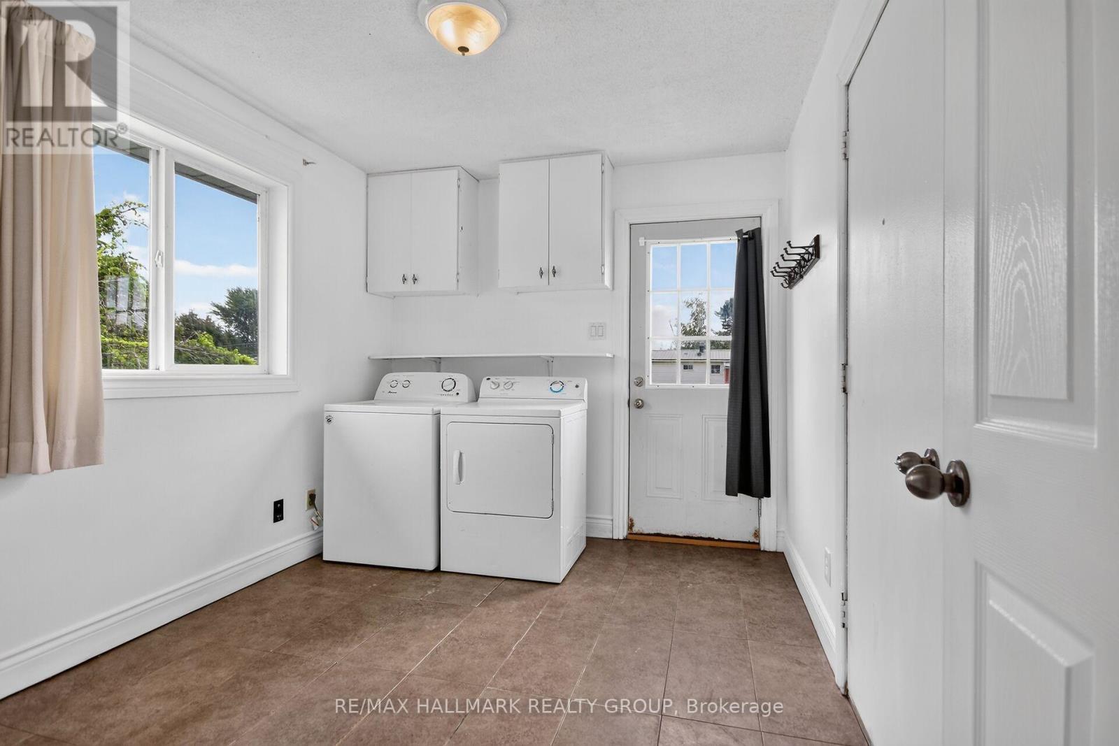 Main floor laundry - 28 Second Street, Edwardsburgh/Cardinal, ON