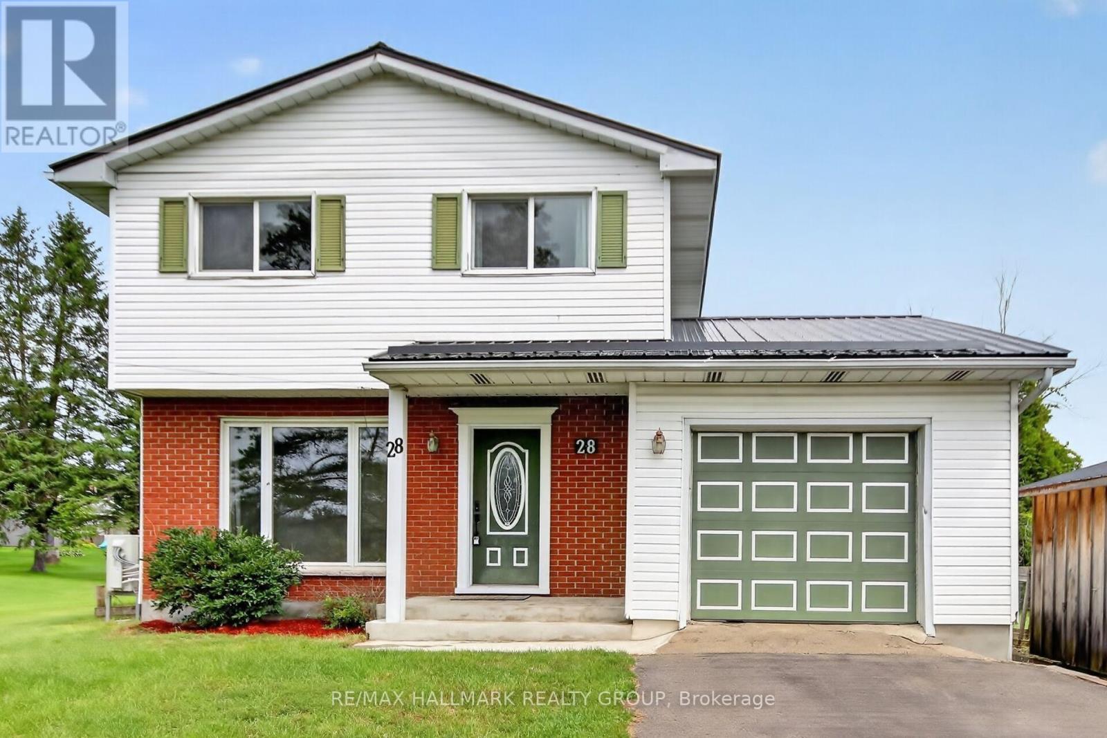 28 Second Street, Edwardsburgh/Cardinal, ON
