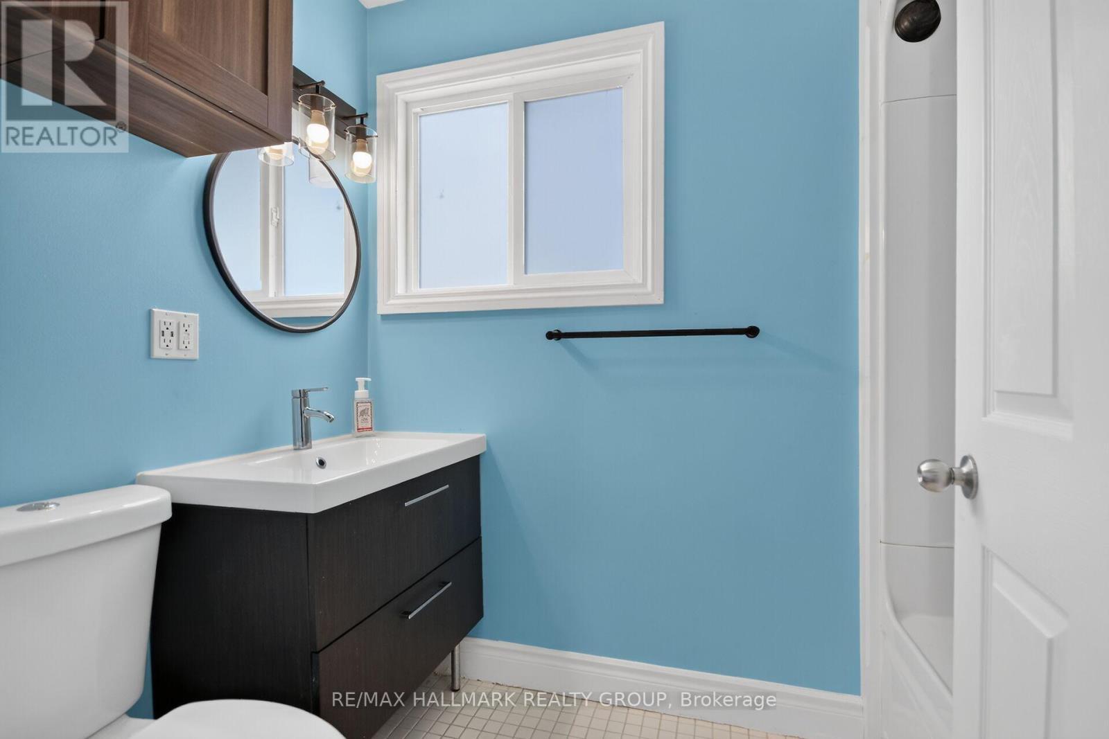 Main Bath - 28 Second Street, Edwardsburgh/Cardinal, ON