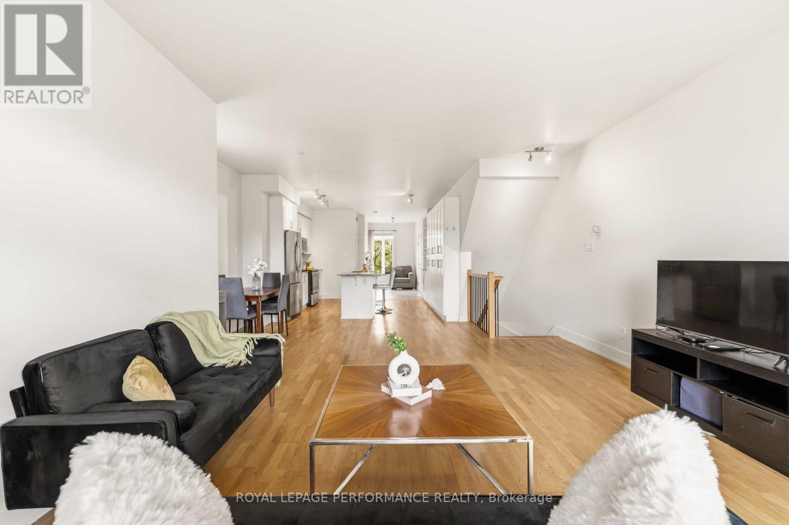 22 Bergeron Private, Ottawa, ON