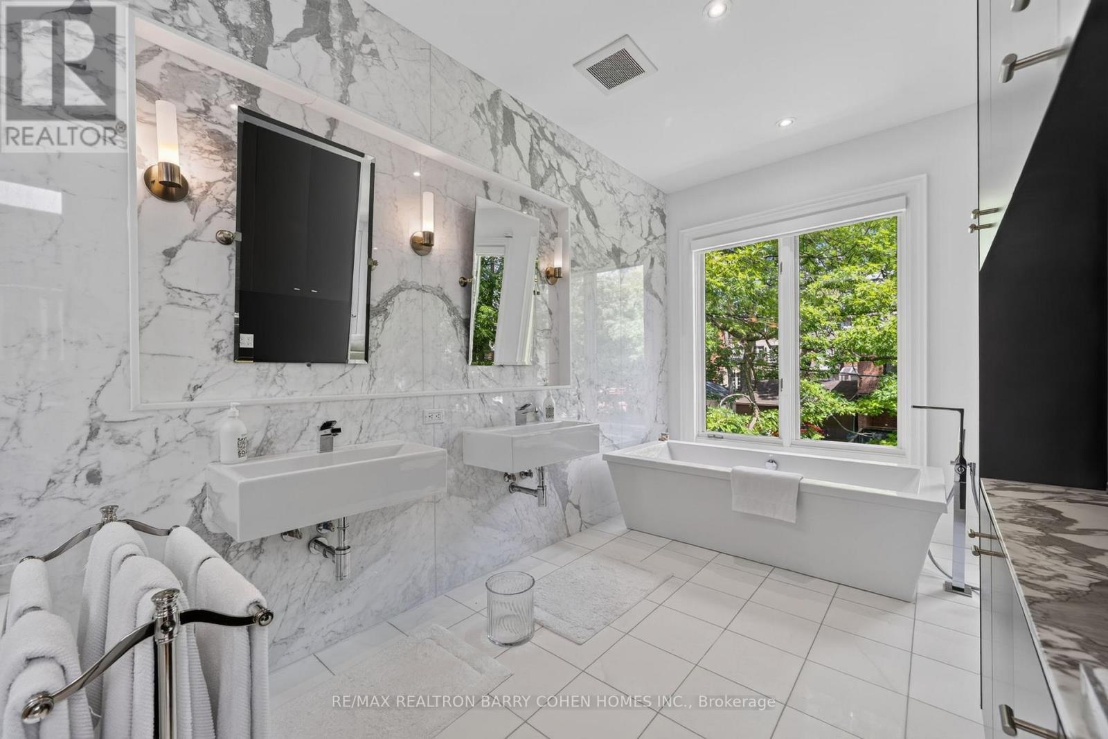 20B Woodlawn Avenue W, Toronto, ON
