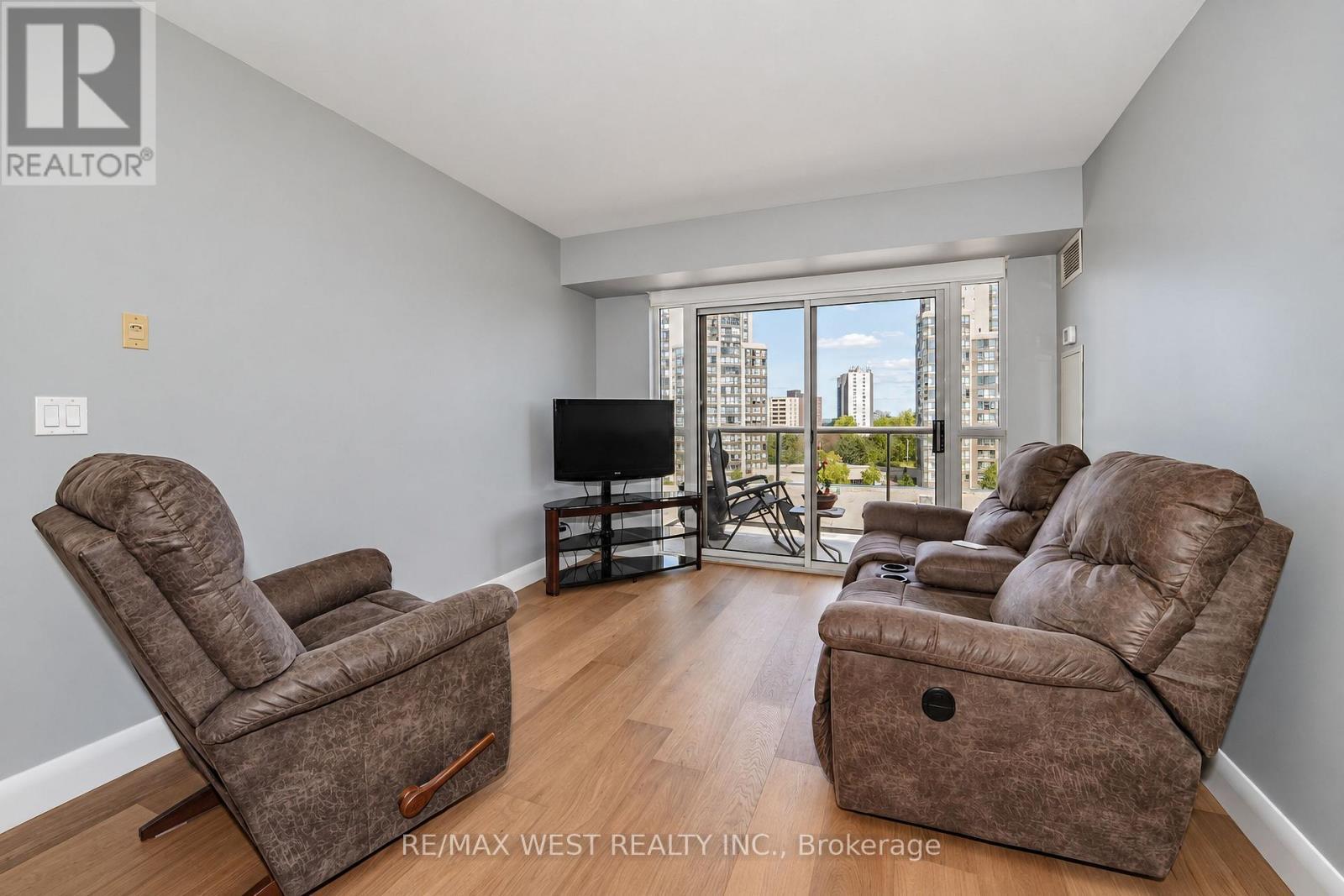 801 - 3650 Kingston Road, Toronto, ON