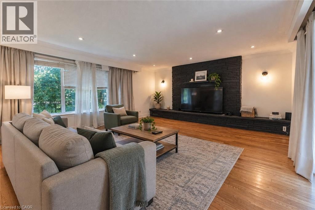 Virtually Staged - 505 Patricia Drive, Oakville, ON