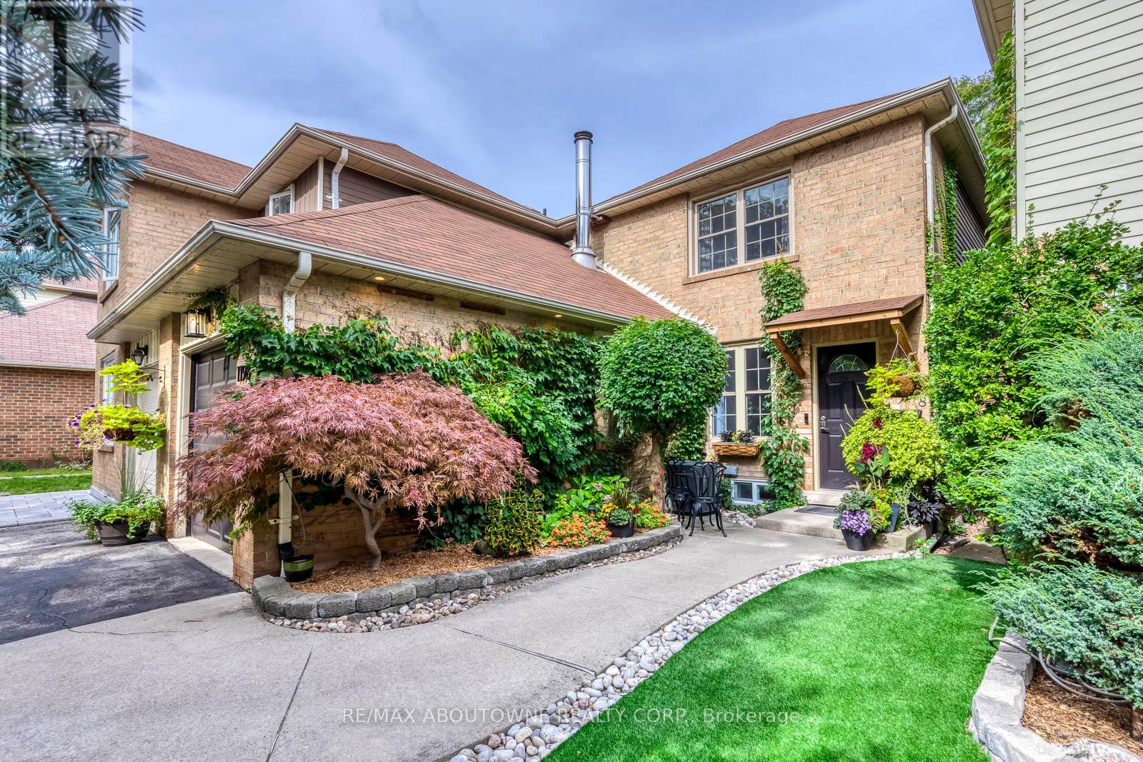1198 Potters Wheel Crescent, Oakville, ON