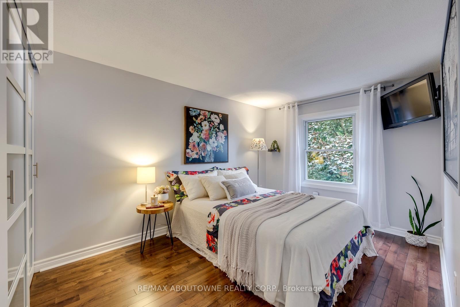 1198 Potters Wheel Crescent, Oakville, ON