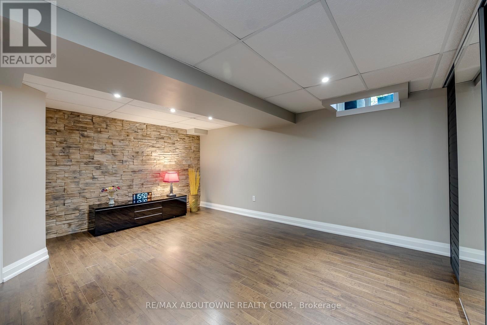 1198 Potters Wheel Crescent, Oakville, ON