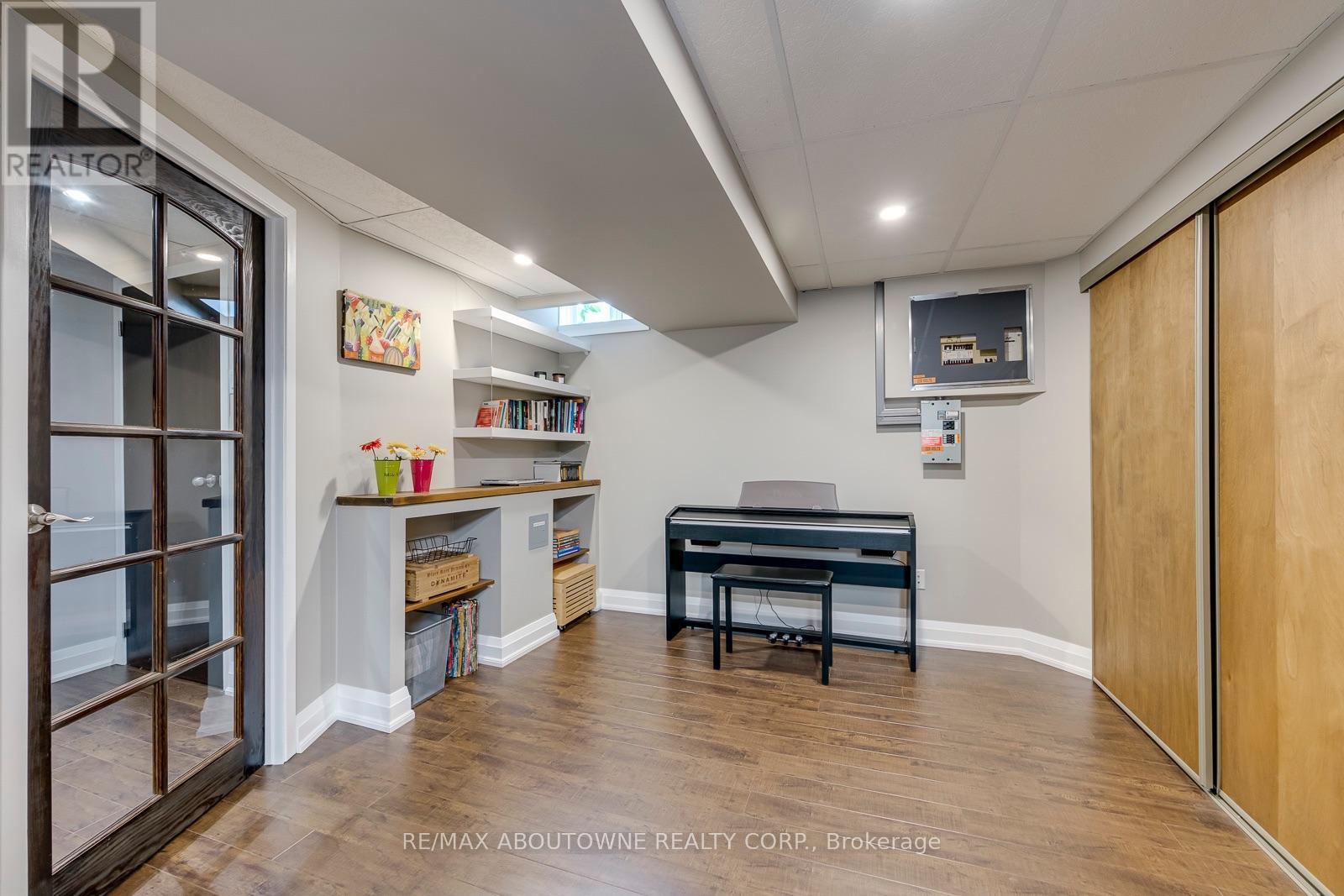 1198 Potters Wheel Crescent, Oakville, ON