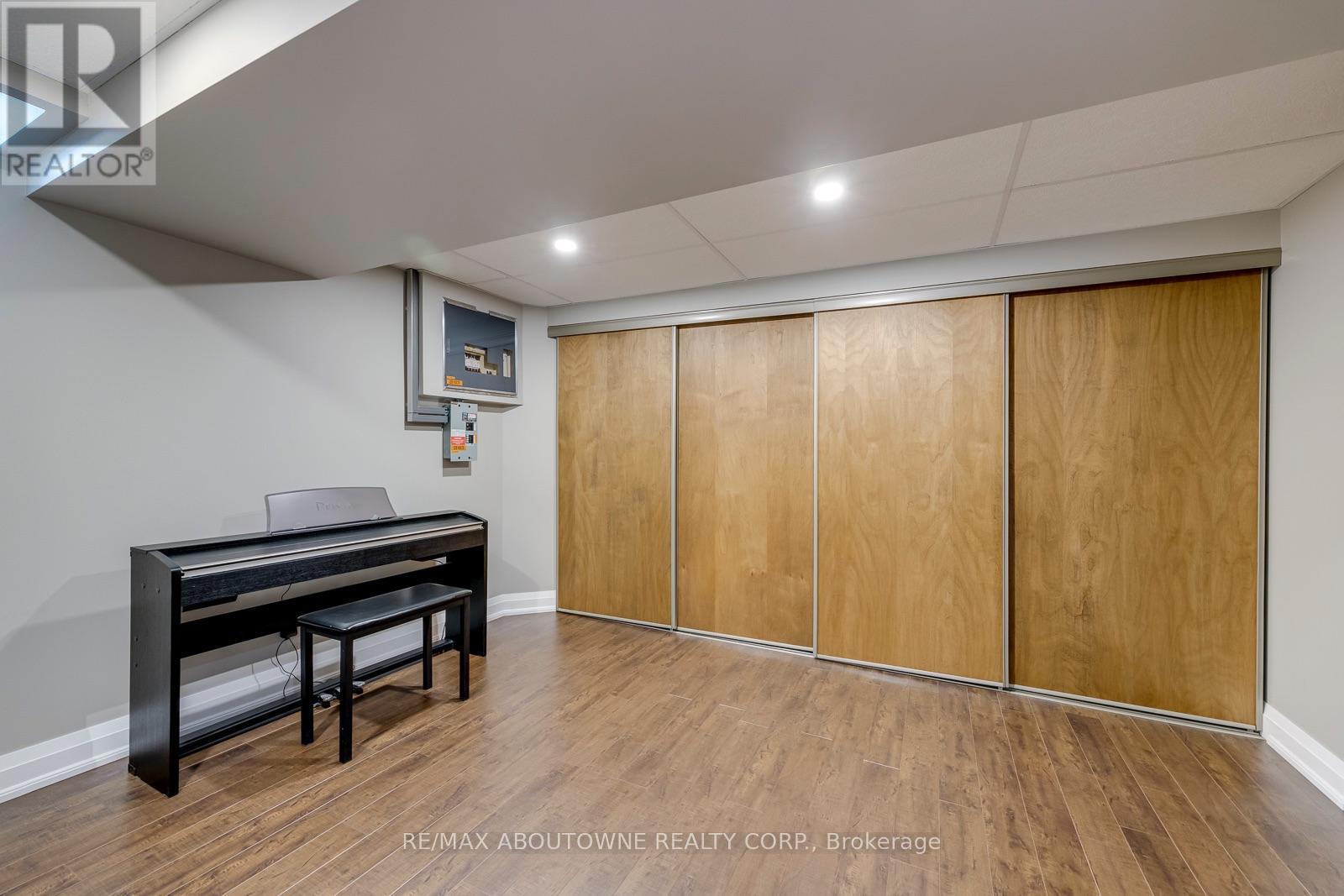 1198 Potters Wheel Crescent, Oakville, ON