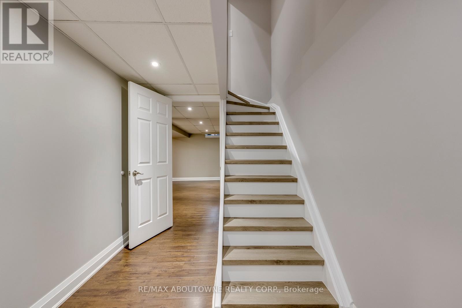 1198 Potters Wheel Crescent, Oakville, ON