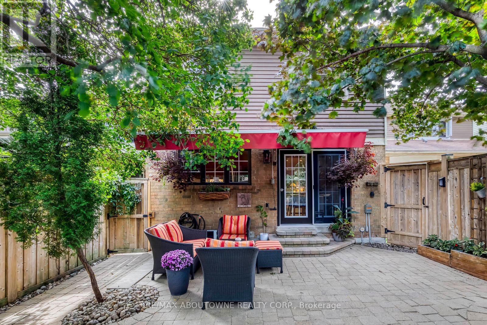 1198 Potters Wheel Crescent, Oakville, ON