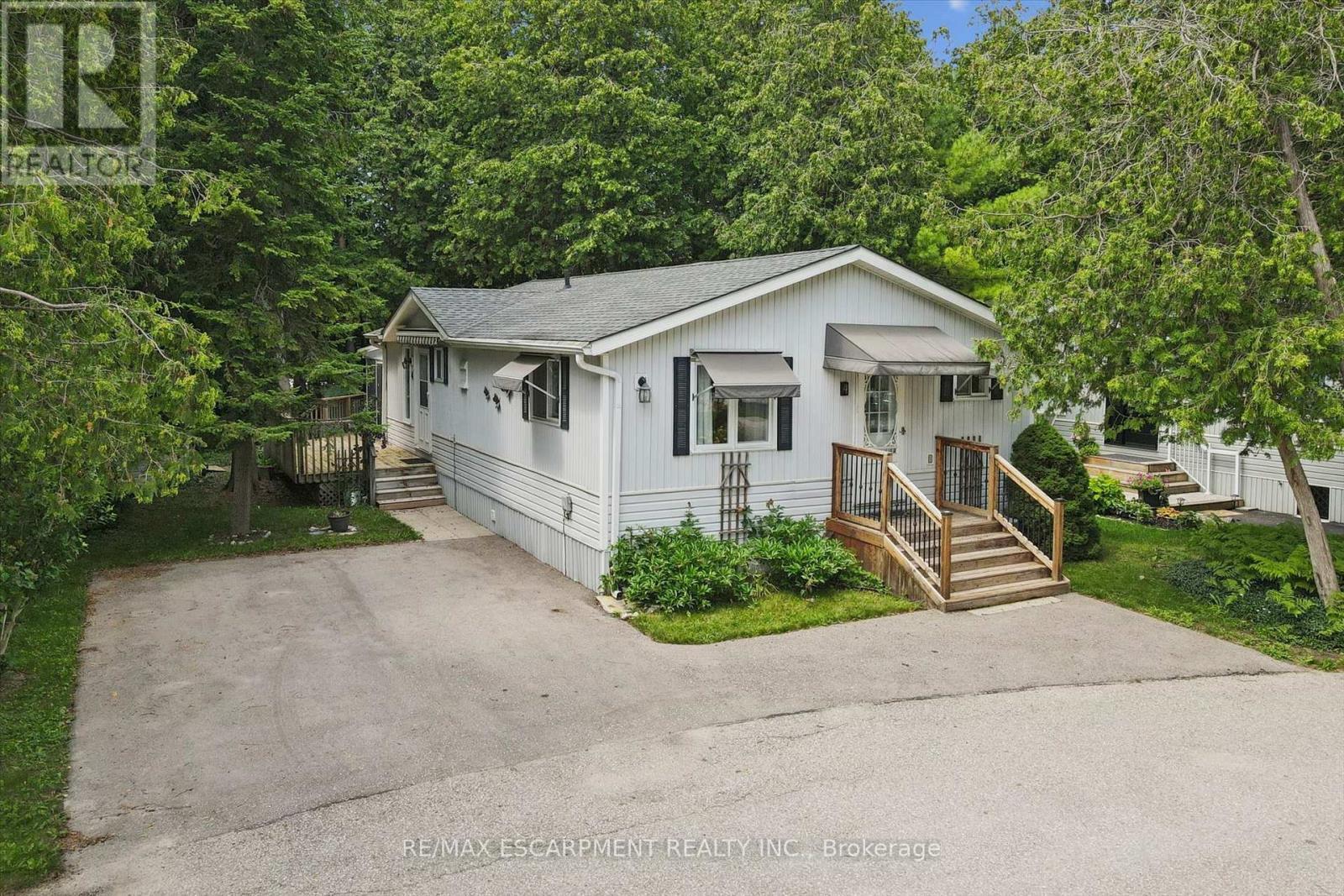 4 Spruce Avenue, Puslinch, ON