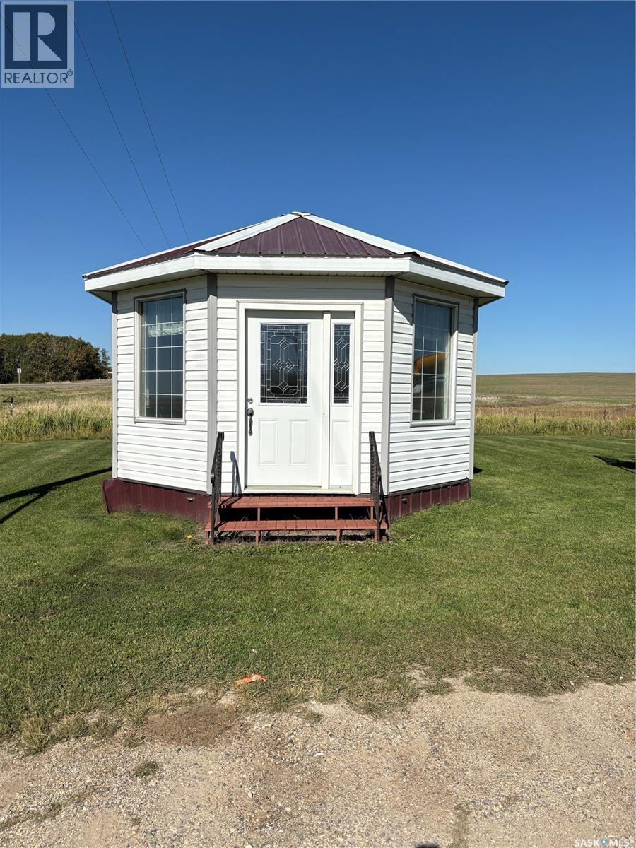 402 Davidson Avenue, Kelvington, SK