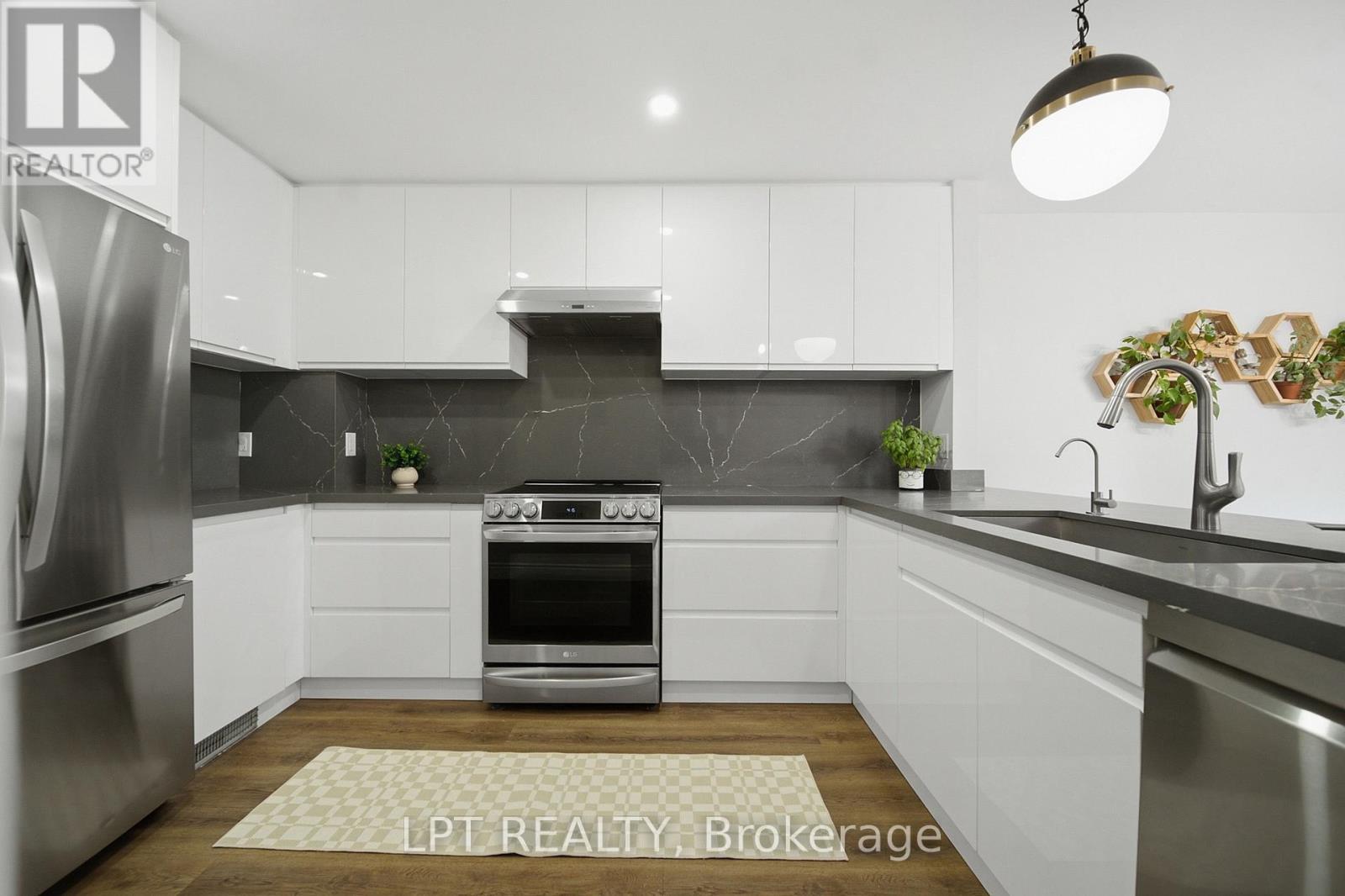 110 - 155 Glovers Road, Oshawa, ON