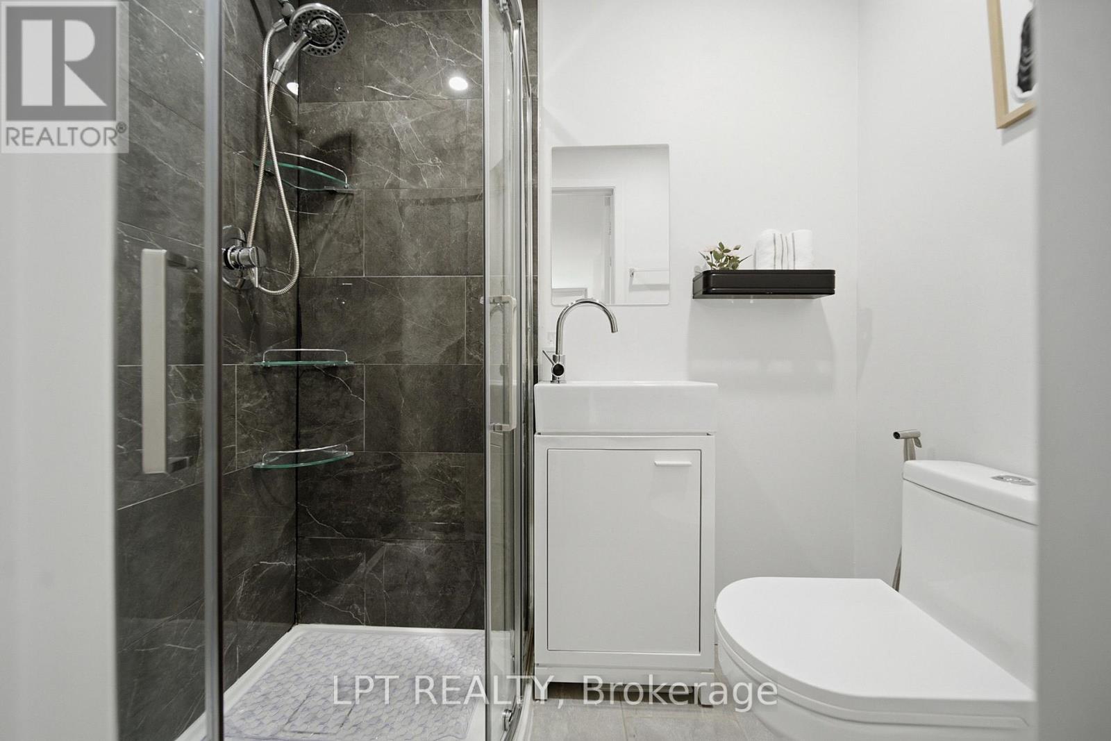 110 - 155 Glovers Road, Oshawa, ON