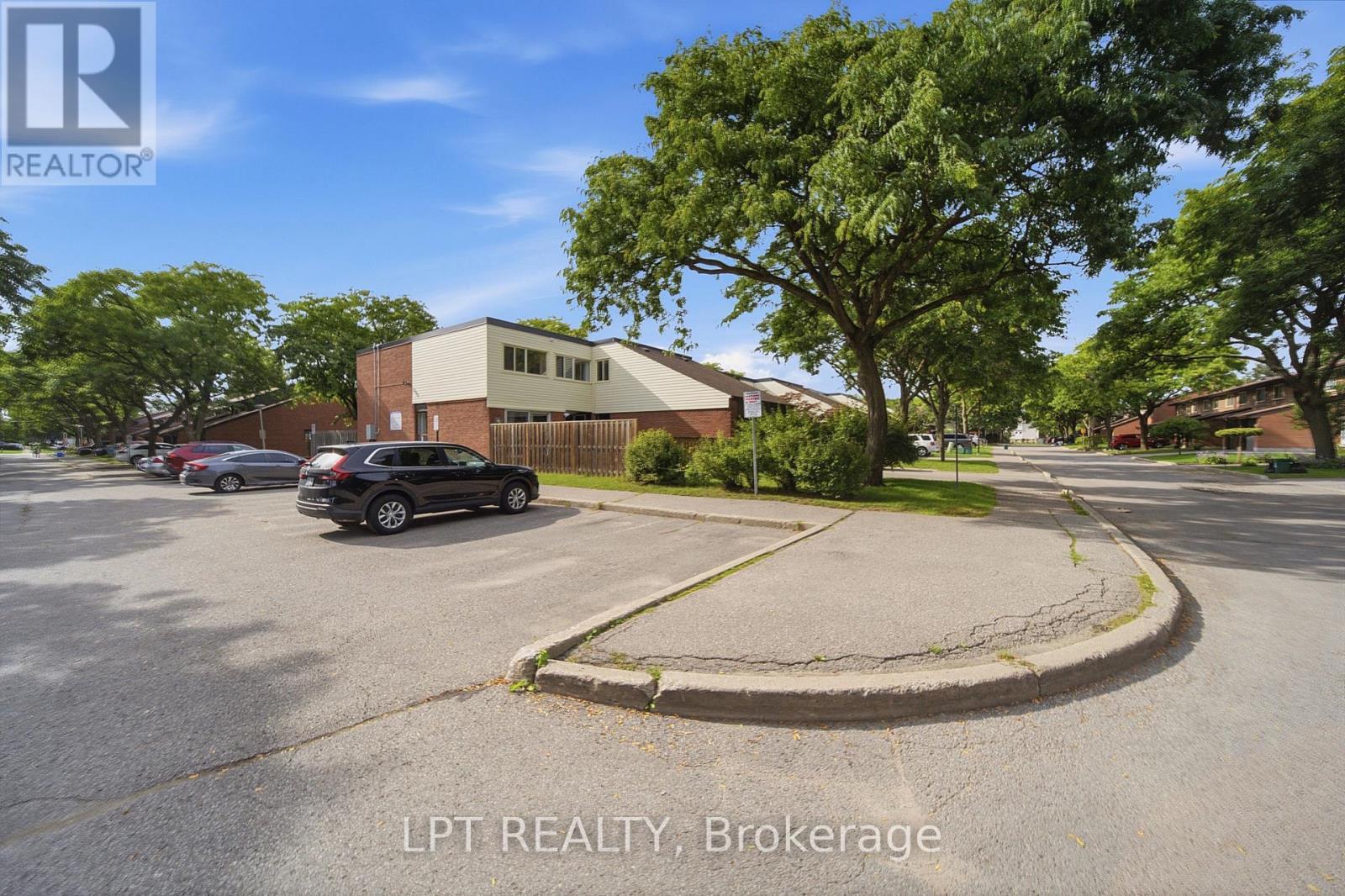 110 - 155 Glovers Road, Oshawa, ON