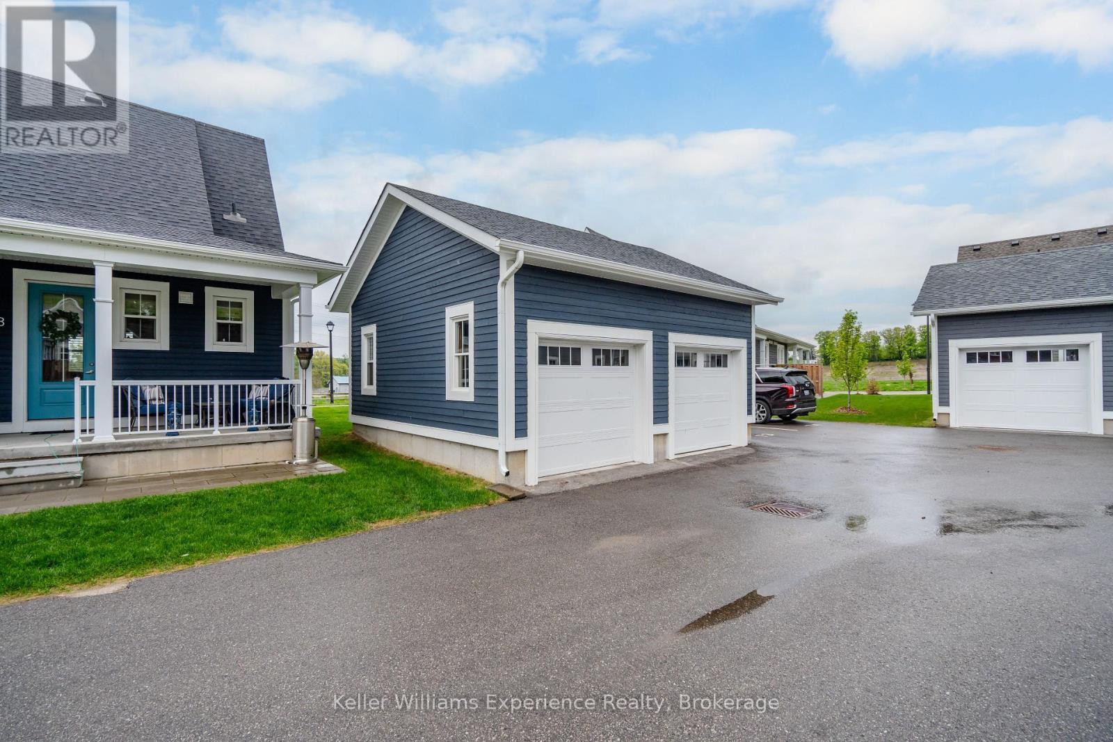 1 Car Garage - 30 Samantha Lane, Midland, ON