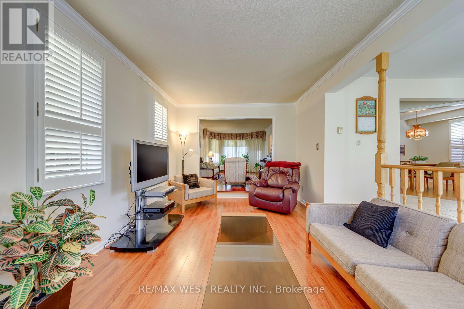 413 Camden Circle, Mississauga, ON