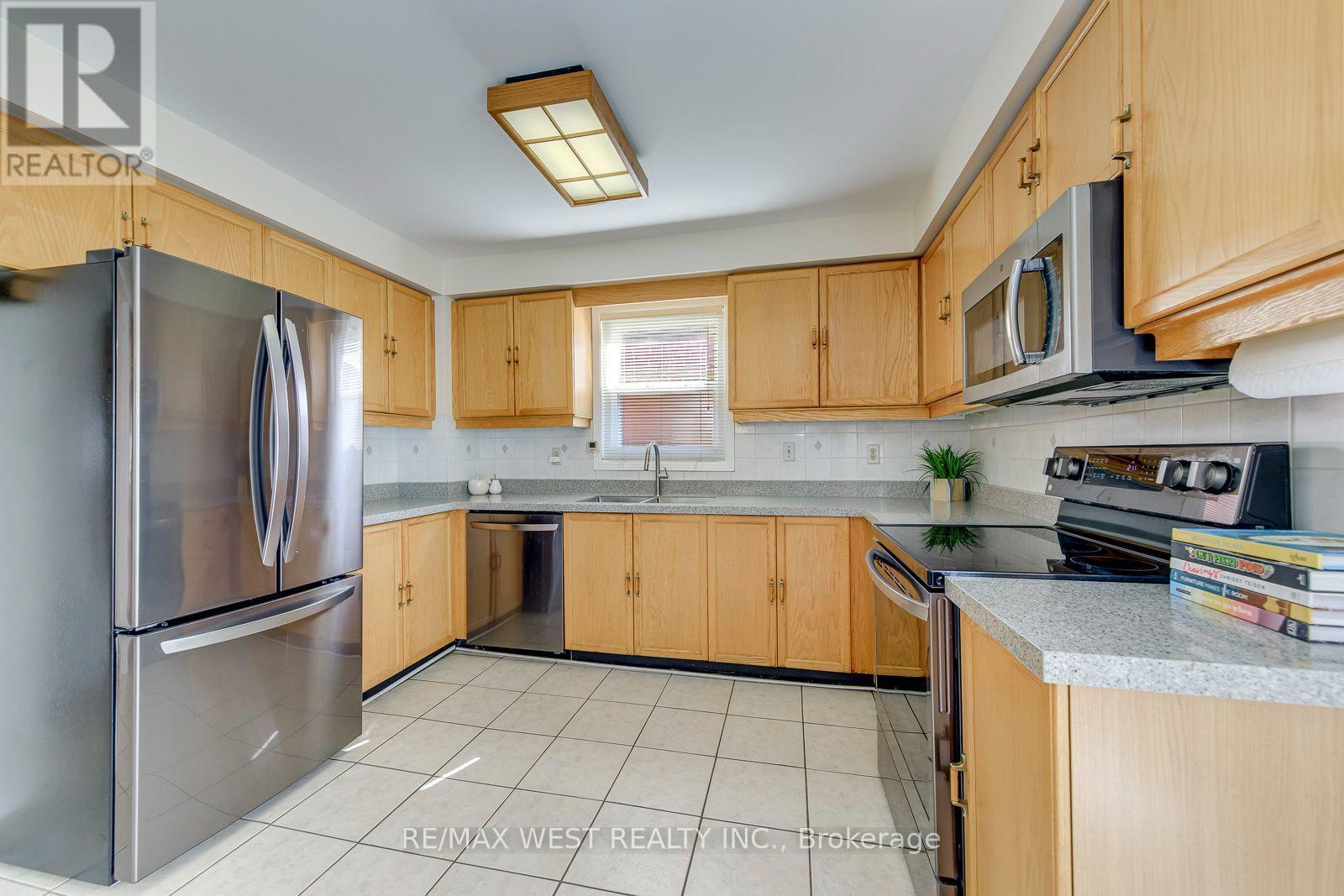 413 Camden Circle, Mississauga, ON