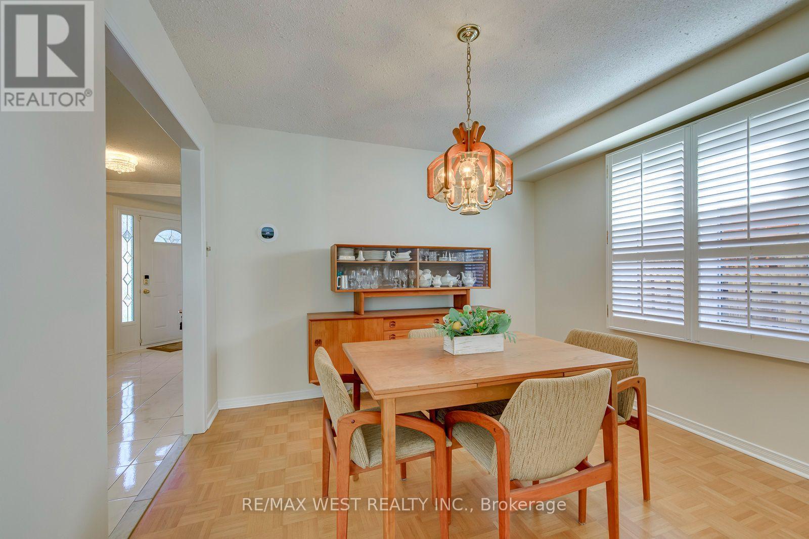 413 Camden Circle, Mississauga, ON