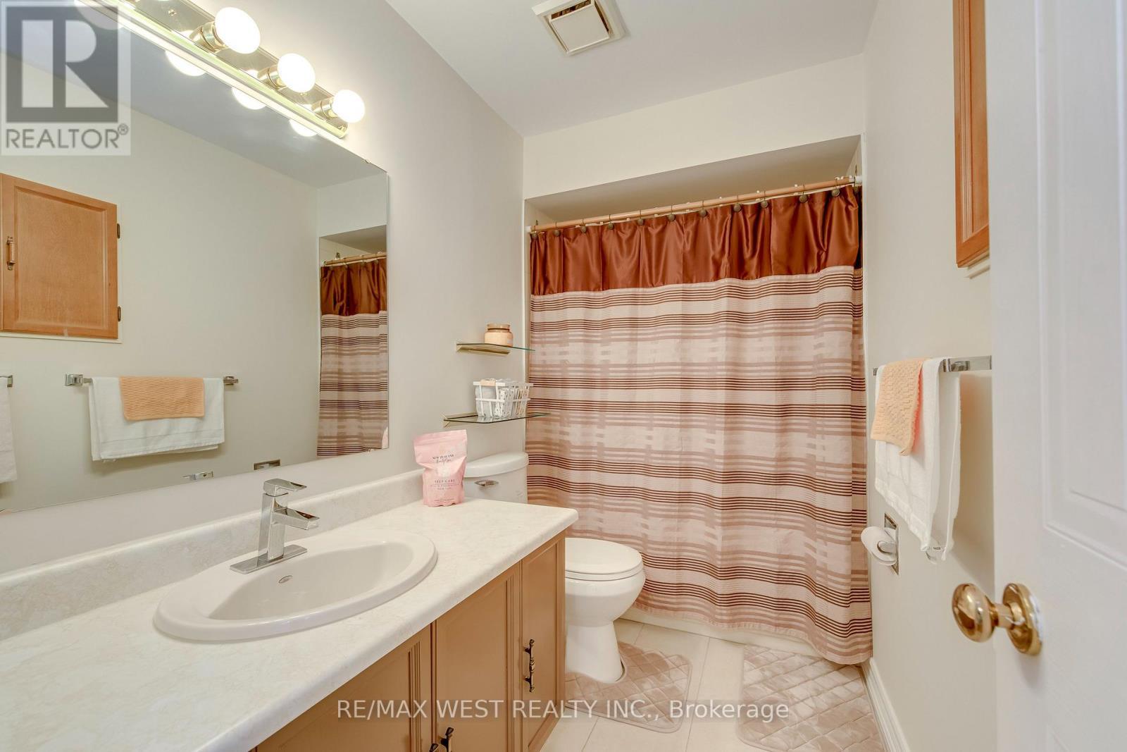 413 Camden Circle, Mississauga, ON