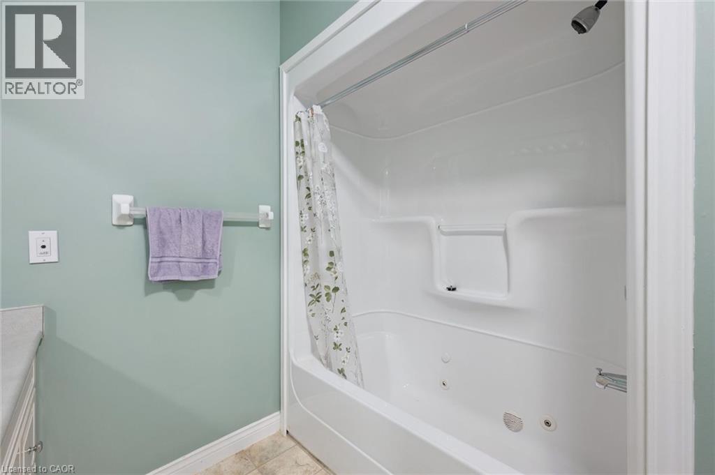 4 Spruce Avenue, Puslinch, ON