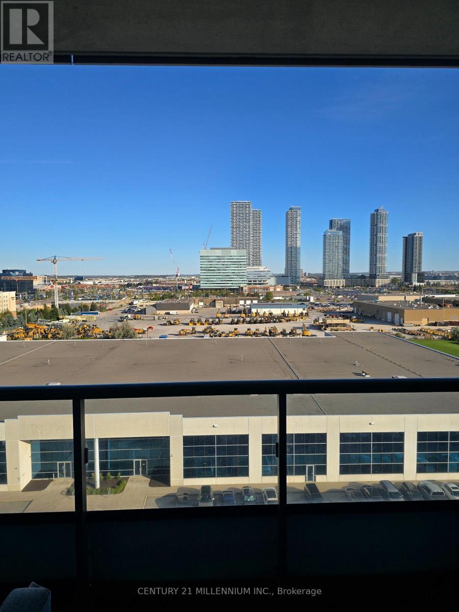 1019 - 38 Honeycrisp Crescent, Vaughan, ON
