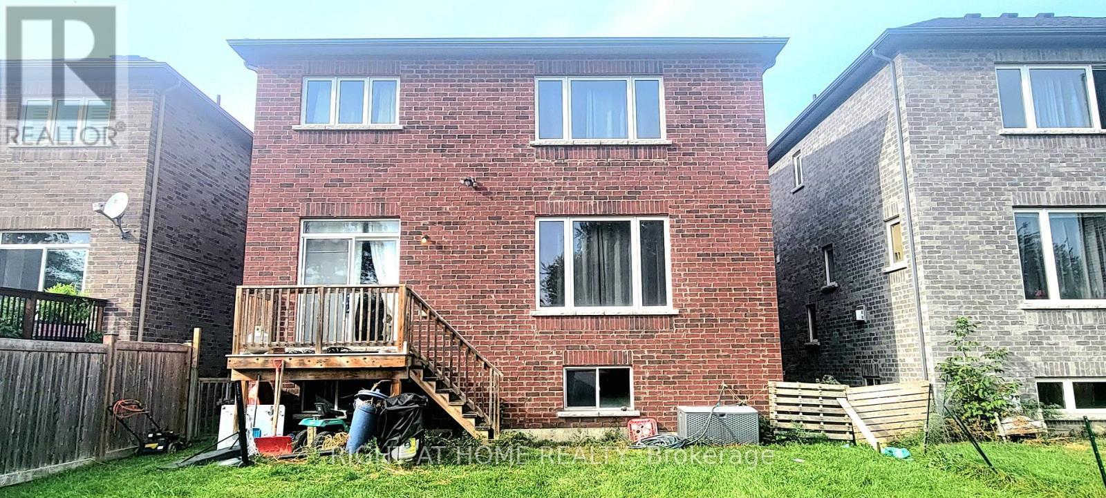 11 Richmond Park Drive, Georgina, ON