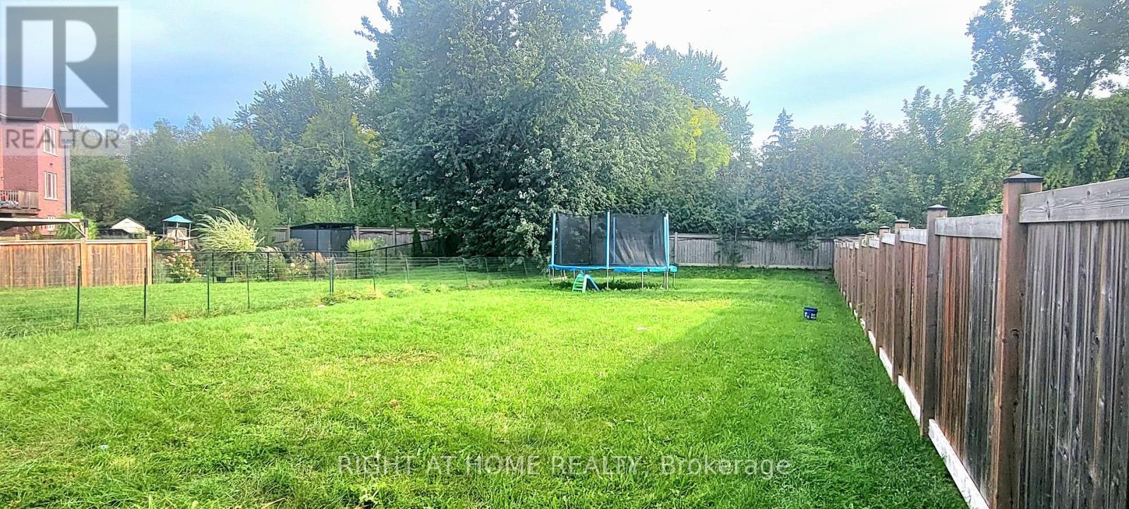 11 Richmond Park Drive, Georgina, ON