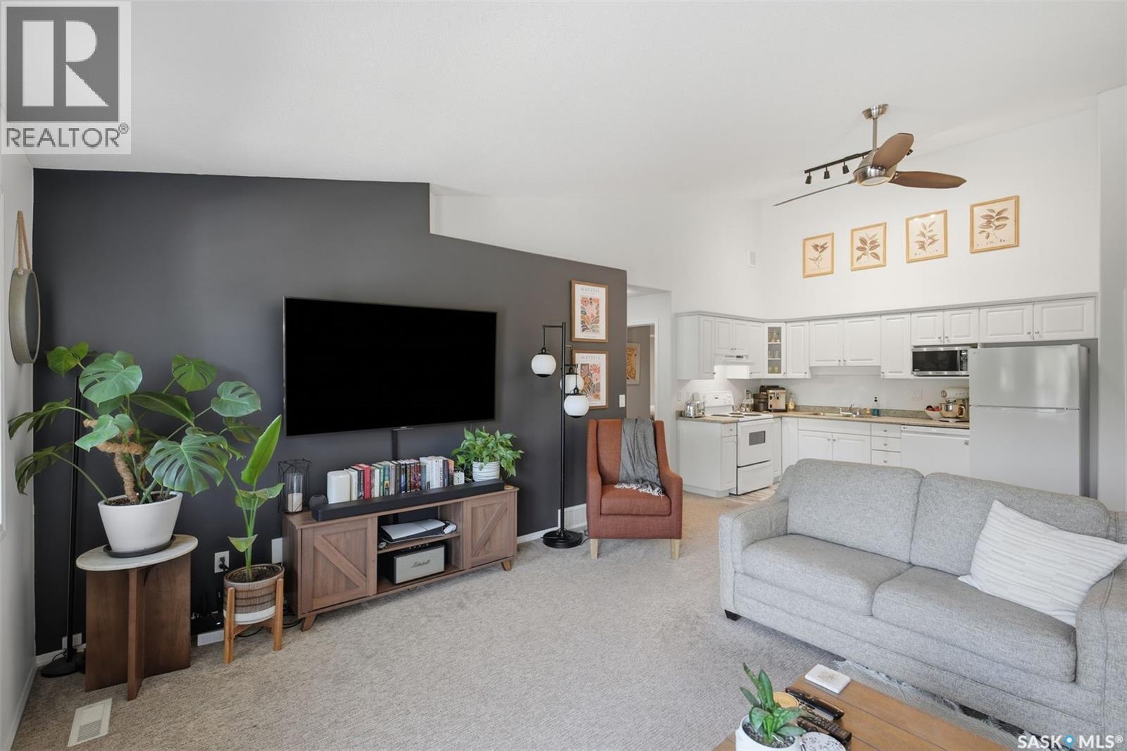 202 F 141 105Th Street W, Saskatoon, SK