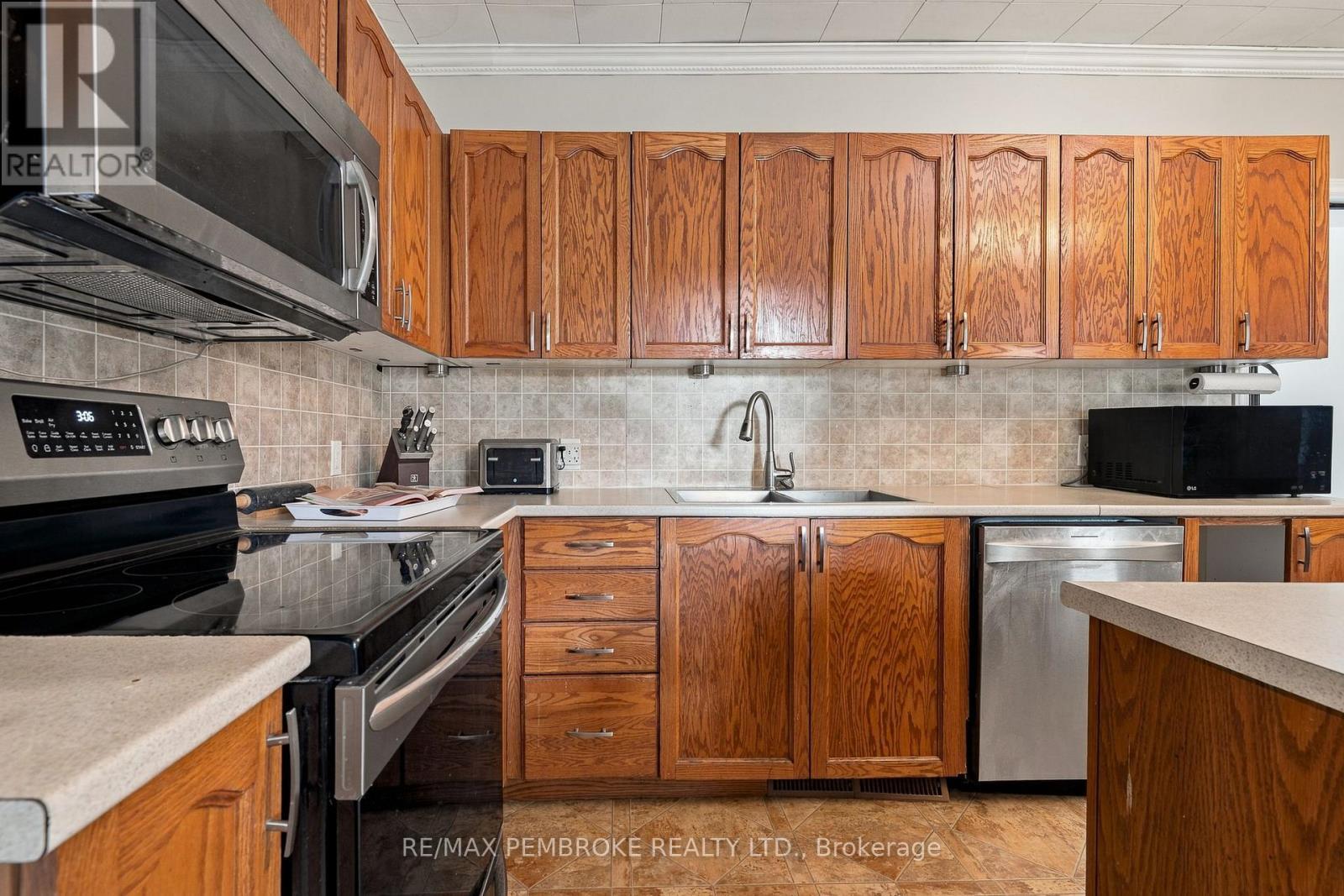 Ample cupboards and counter space - 2001 Foresters Falls Road, Whitewater Region, ON