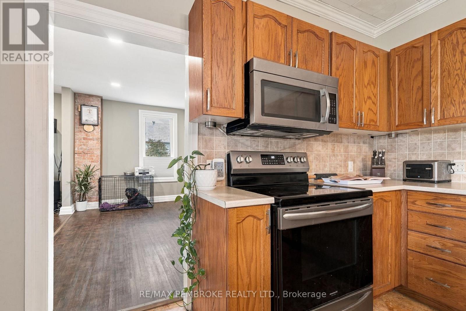 Dining & Living Rm off kitchen - 2001 Foresters Falls Road, Whitewater Region, ON