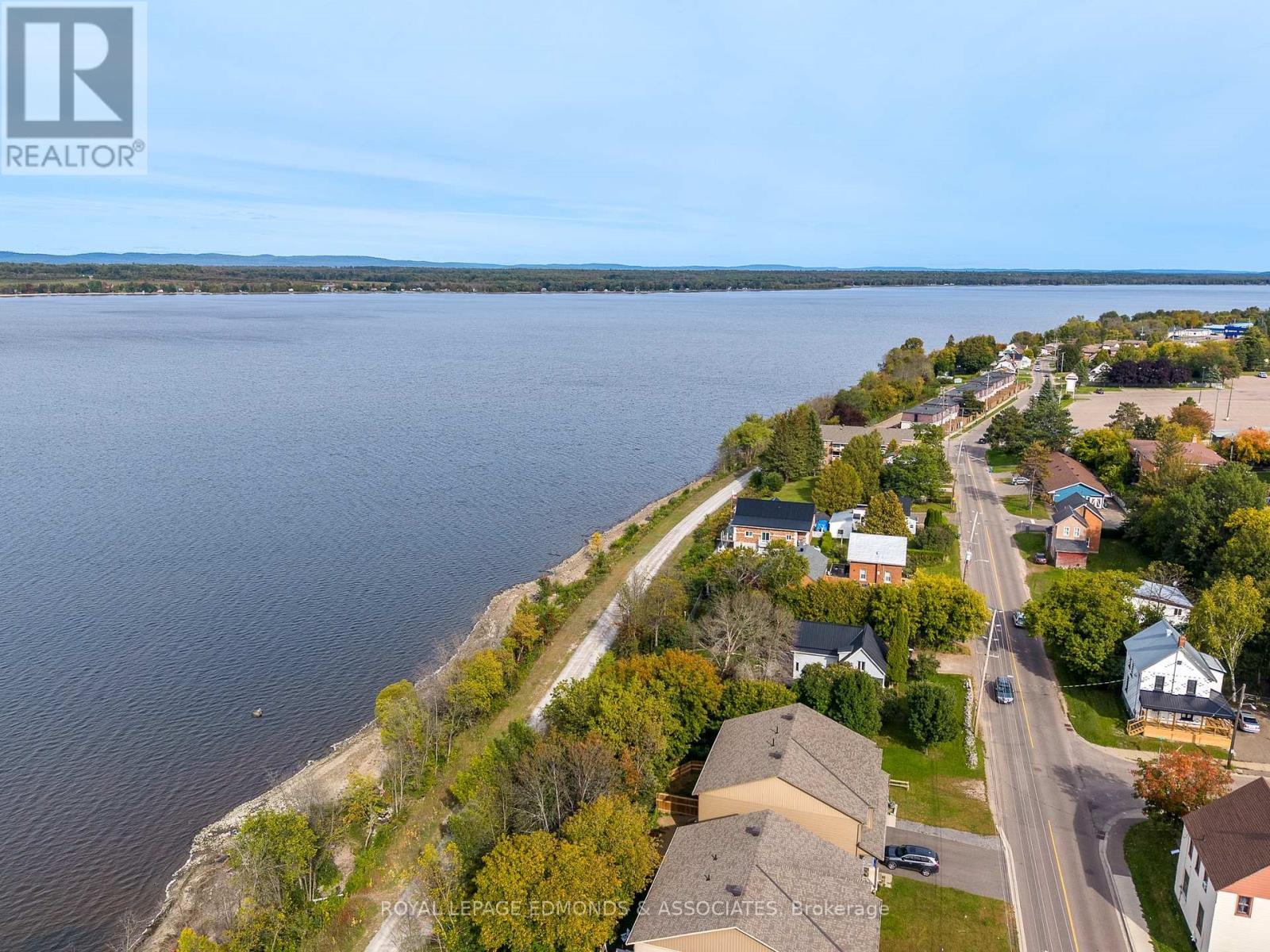 359 Nelson Street, Pembroke, ON