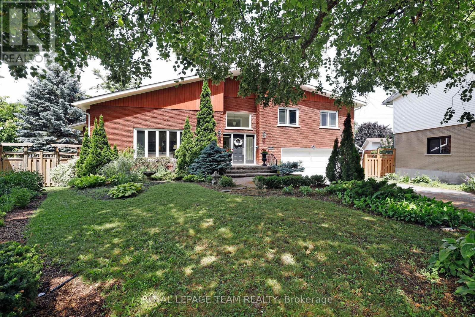 1939 Wembley Avenue, Ottawa, ON