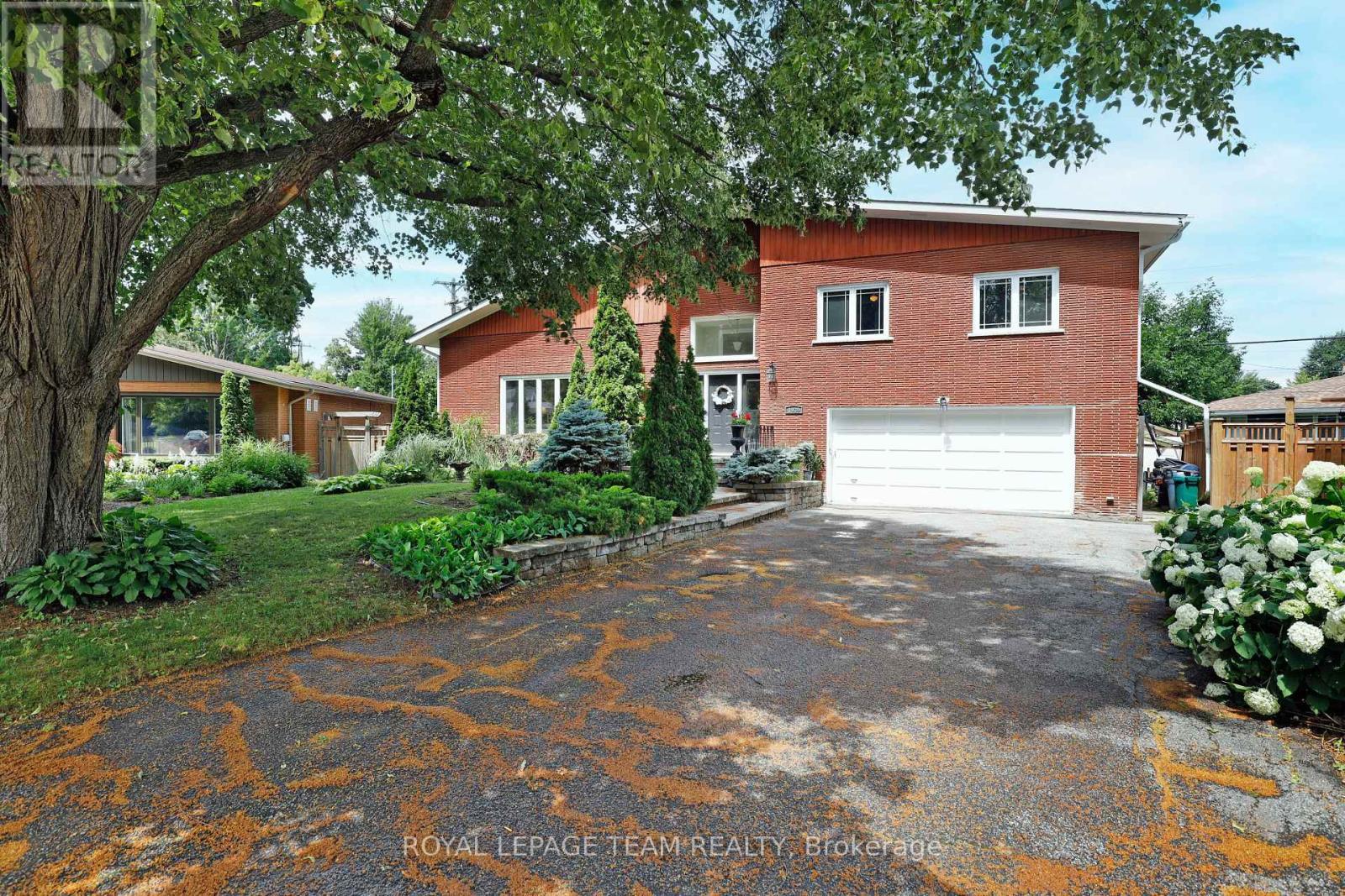 1939 Wembley Avenue, Ottawa, ON