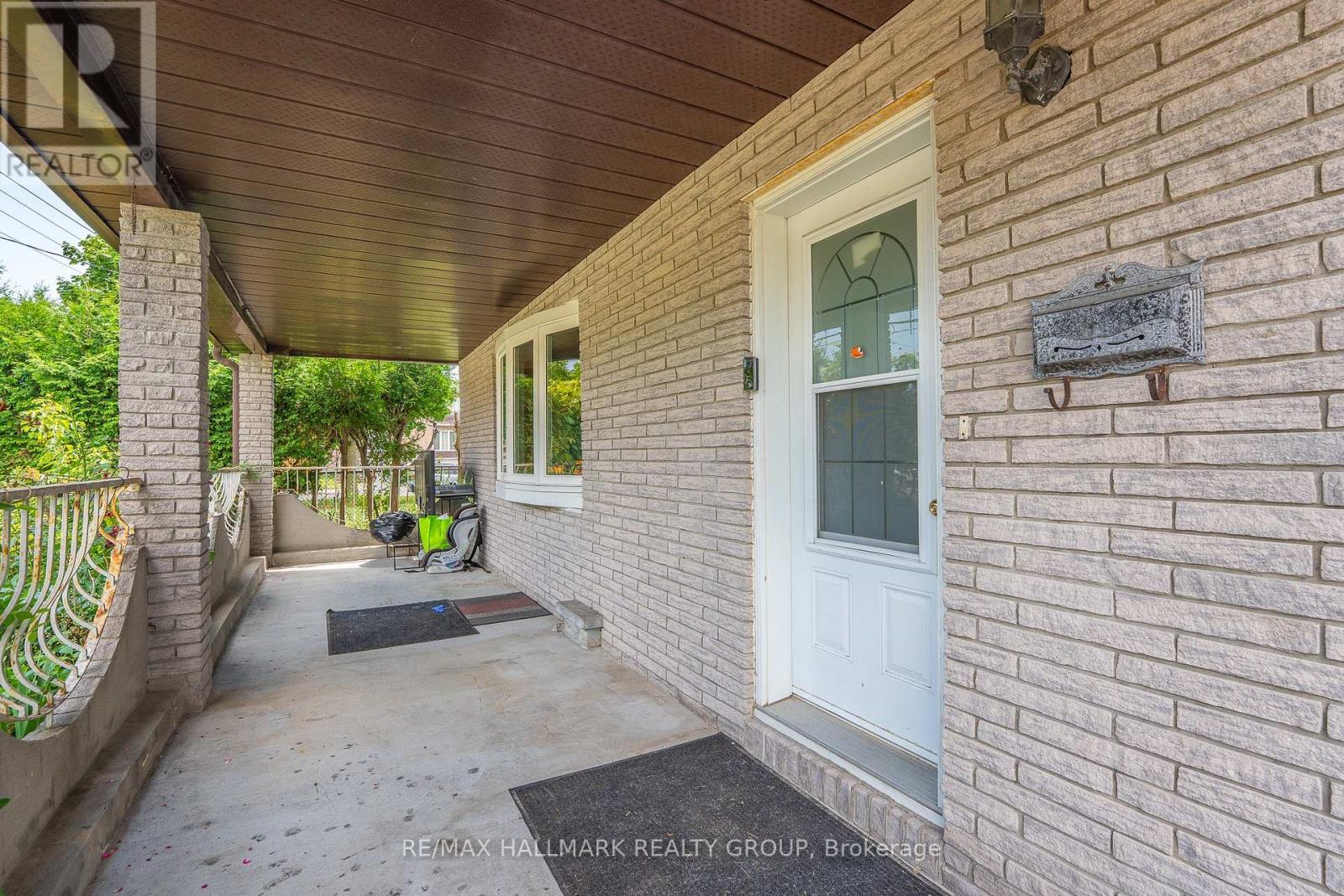 876 Pinecrest Road, Ottawa, ON