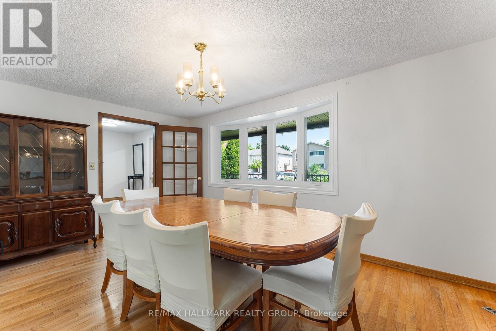 876 Pinecrest Road, Ottawa, ON