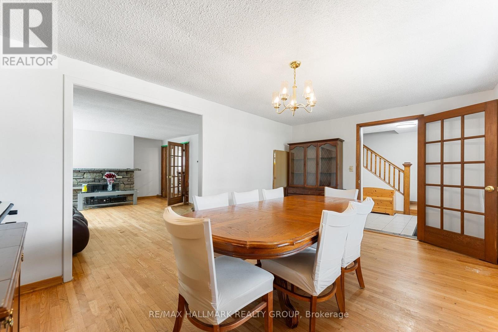 876 Pinecrest Road, Ottawa, ON