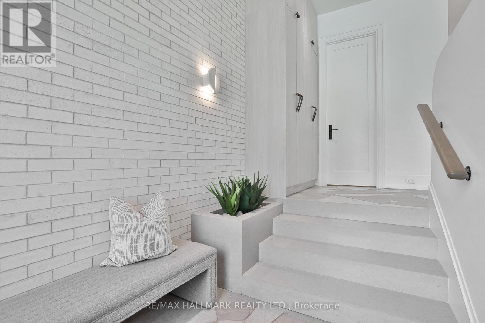 215 Ava Road, Toronto, ON