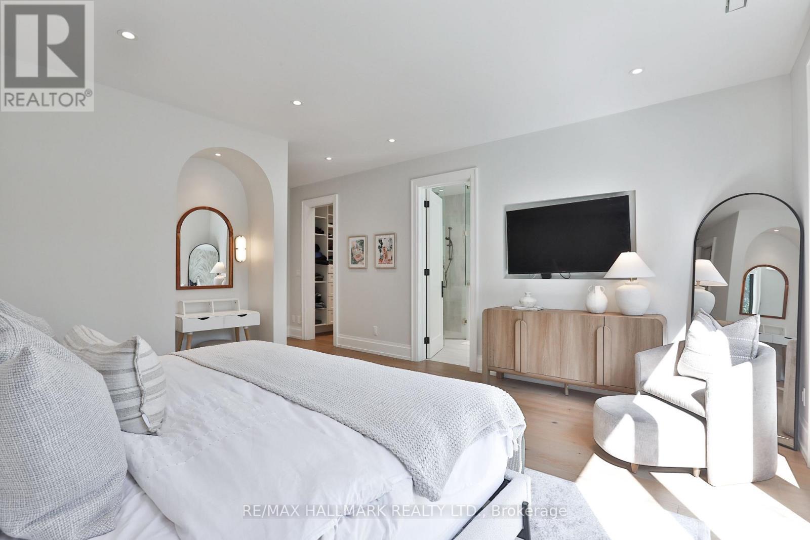 215 Ava Road, Toronto, ON