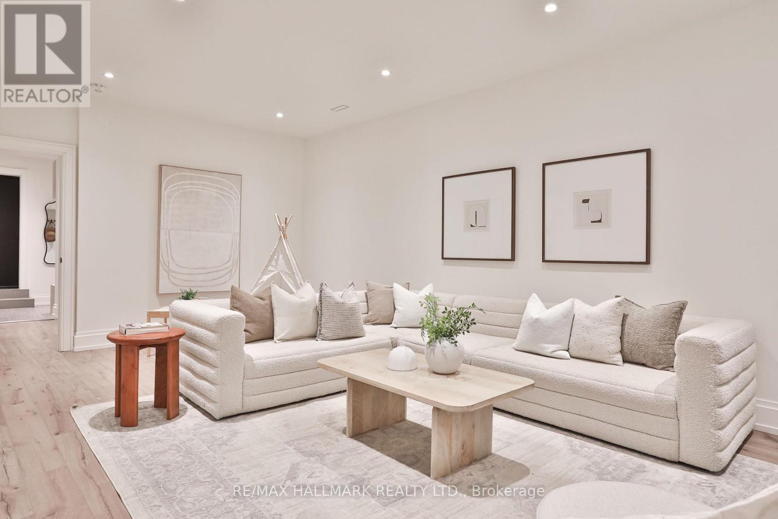 215 Ava Road, Toronto, ON