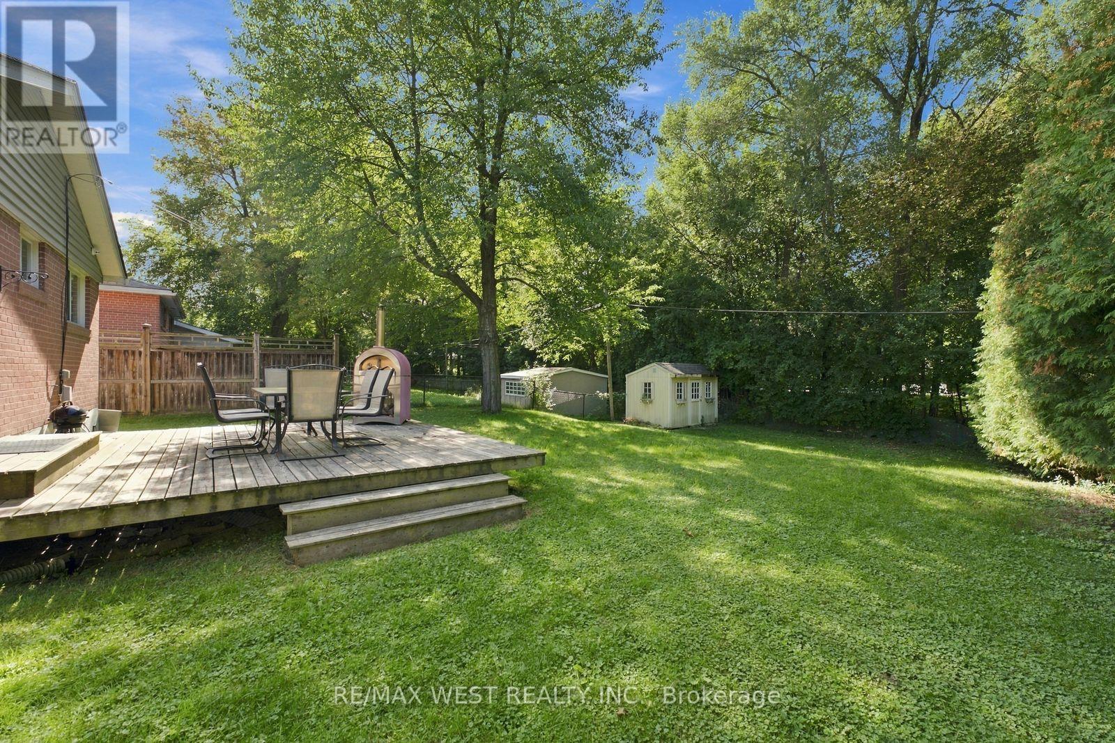 56 Seaton Drive, Aurora, ON