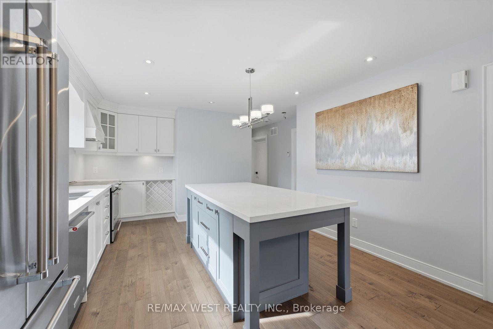56 Seaton Drive, Aurora, ON